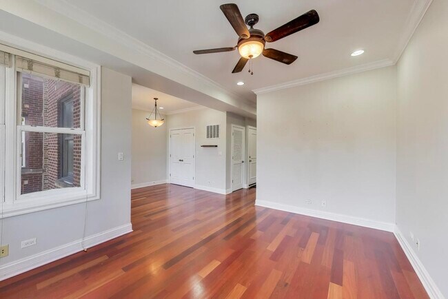 Foto del edificio - 4331 N Sacramento Ave