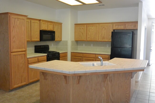 Foto del edificio - Beautiful 4 bedroom, 2 bath house in South...