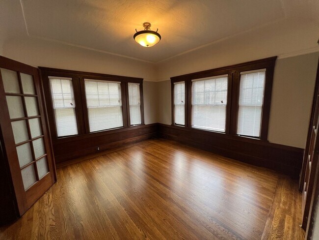 Foto del edificio - 3901-3907 Cesar Chavez