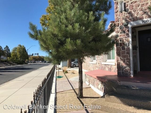 Foto del edificio - 3 br, 1 bath House - 700 C Street