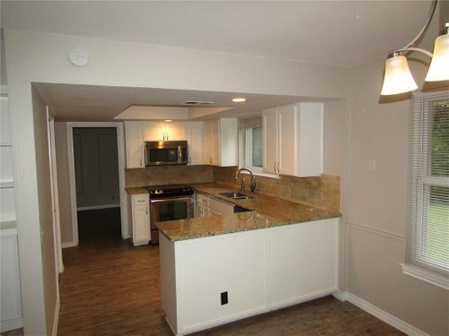 Building Photo - 10506 Yucca Dr