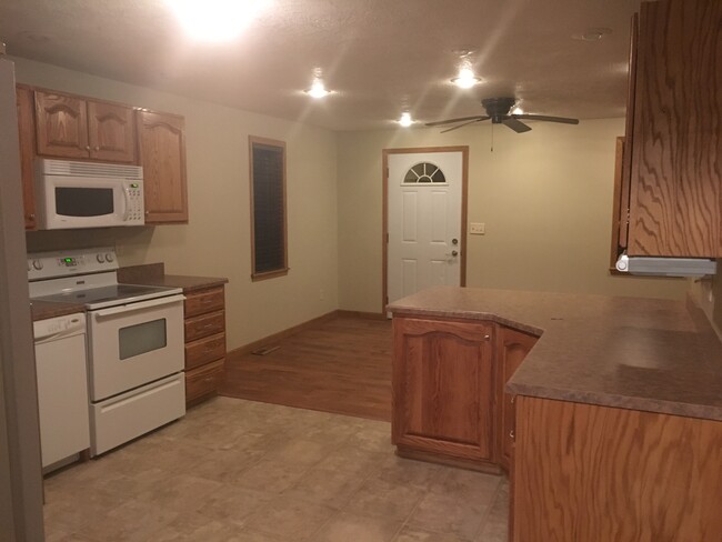 Kitchen and Dining Room - 212 Franklin St