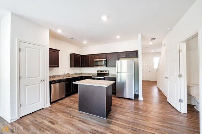 Foto del edificio - 3080 Tarian Way