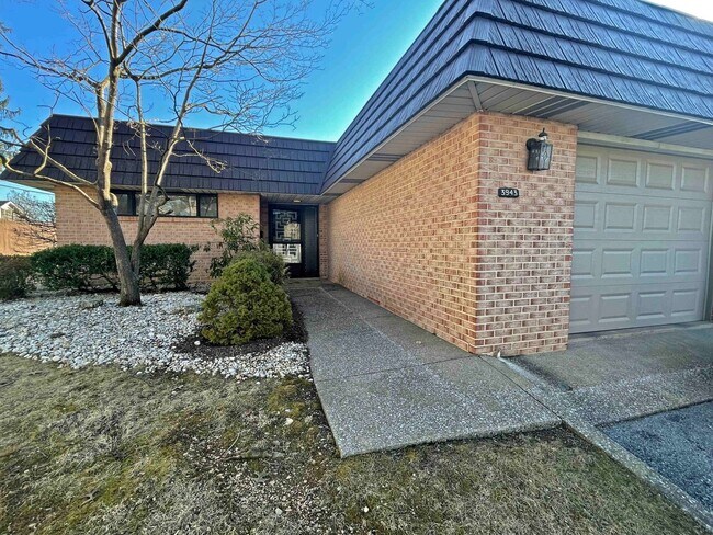 Foto del edificio - Three bedroom, two full bathrooms house in Enola