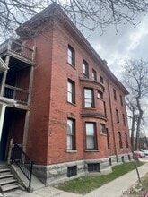 Building Photo - 215 Allen St