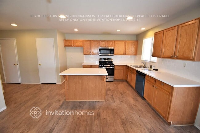 Building Photo - 38719 Erika Ln