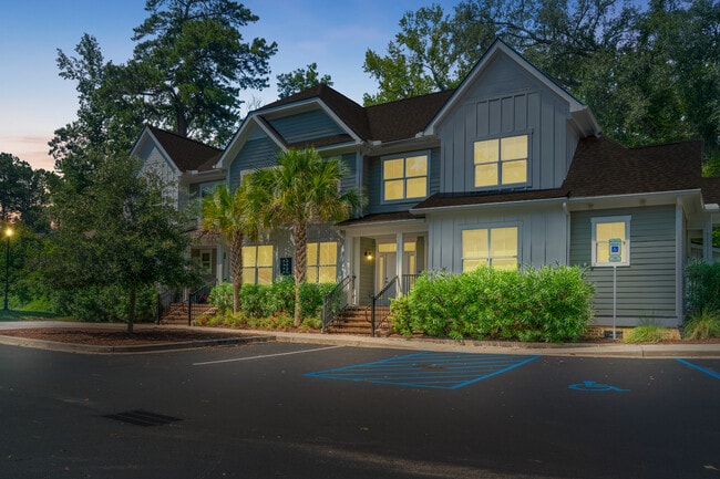 Foto del edificio - Park Circle Village Apartments