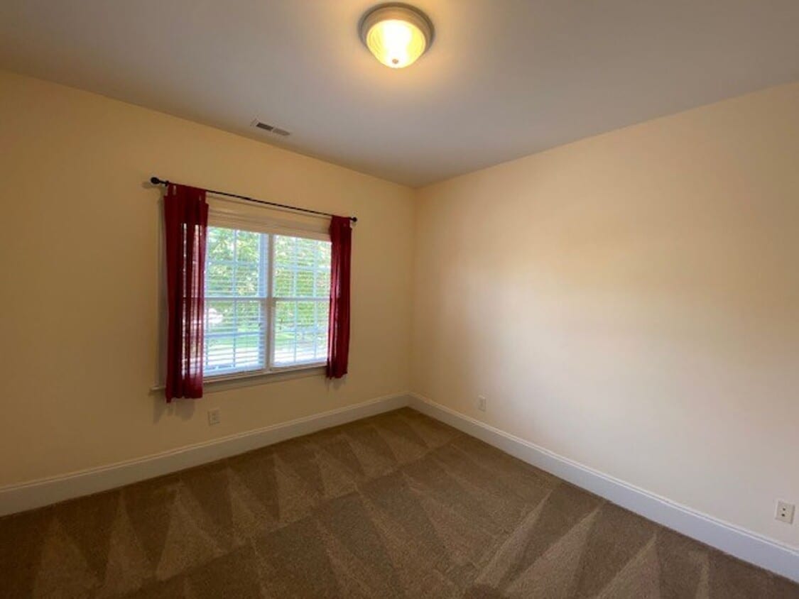 Foto principal - 131 Barclay Valley Dr