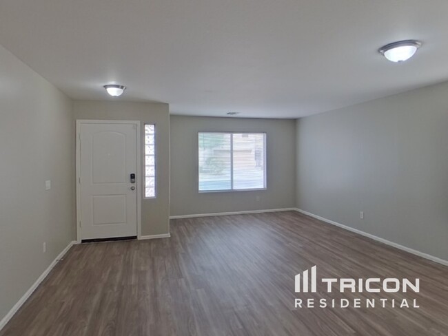 Foto del edificio - 40399 W Thornberry Ln