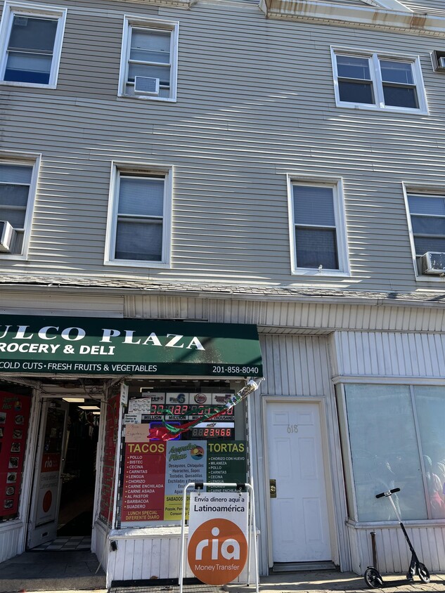 Primary Photo - 618 Broadway