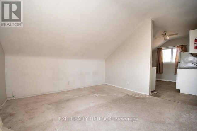 Building Photo - 618 Brown St