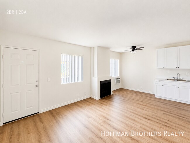 Building Photo - 15552 Nordhoff St