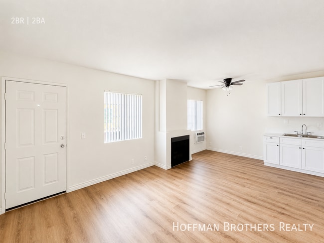 Building Photo - 15552 Nordhoff St