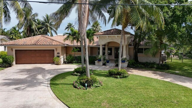 Building Photo - 1925 Coral Gardens Dr