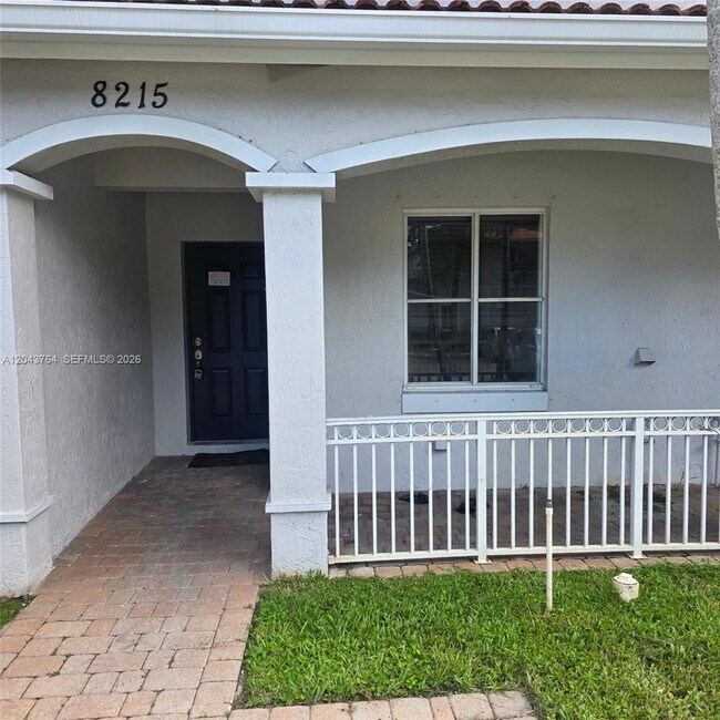Foto del edificio - 8215 SW 27th St