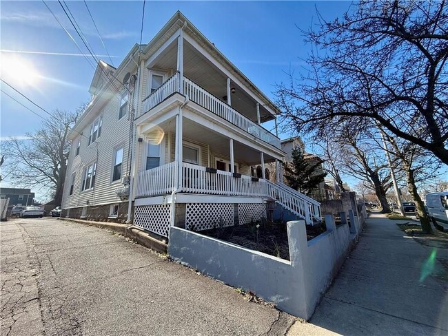 Building Photo - 1003 Narragansett Blvd