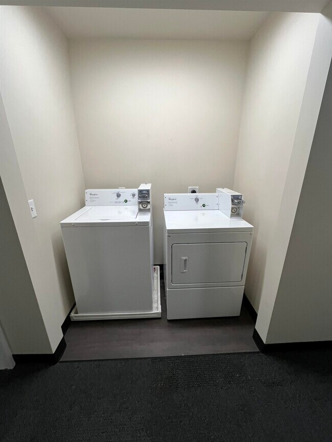 Foto del edificio - 3554 E Washington Ave