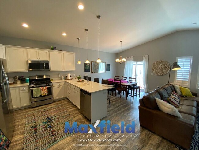 Building Photo - 523 Fox Chase Dr