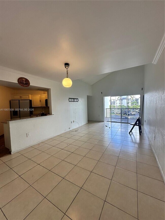 Building Photo - 9701 Fontainebleau Blvd