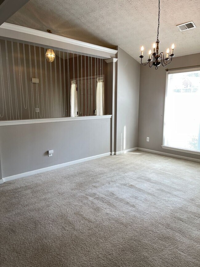 Foto del edificio - Ranch on full basement