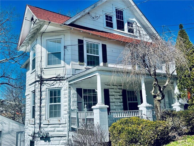 Foto del edificio - 53-55-55 Horton Ave