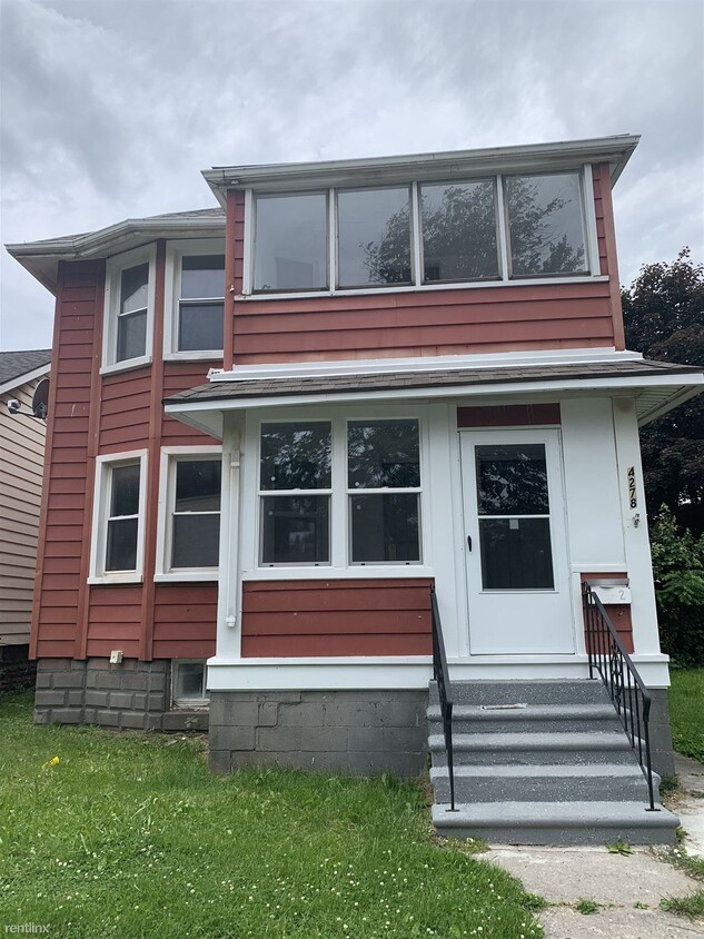 Primary Photo - 2 br, 1 bath Duplex - 4278 Pitt St Upper Unit