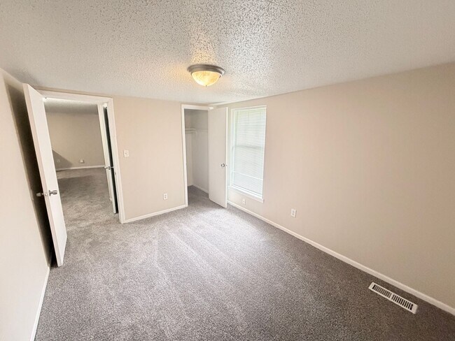 Foto del edificio - 806 1/2 E Devon St (MOVE-IN READY)!!