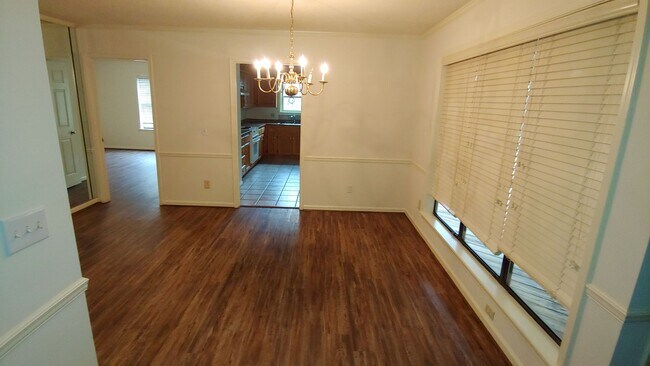 Building Photo - 705 Reston Dr