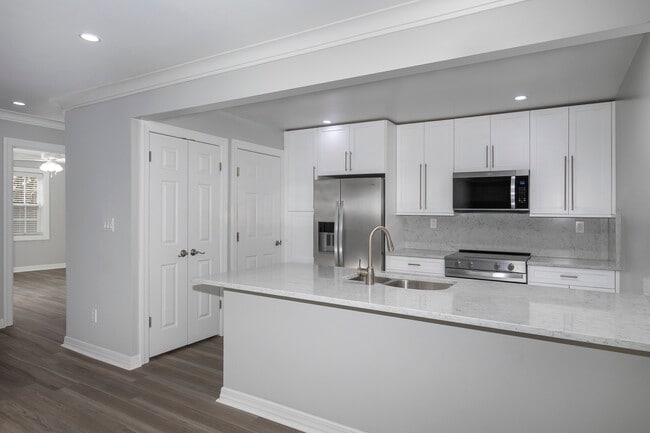 Building Photo - Fairfield Knolls at Farmingdale Village