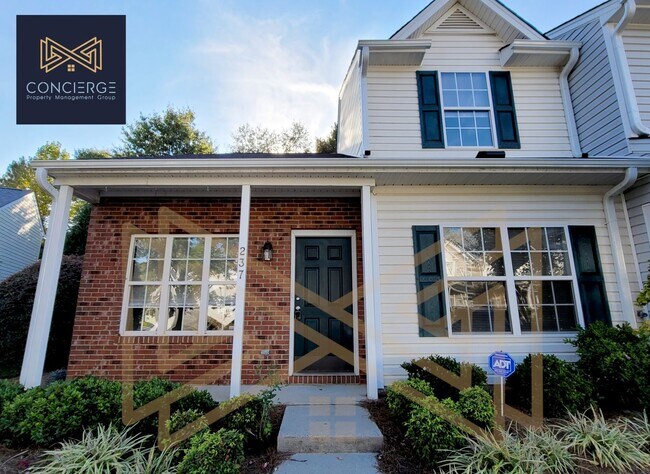 Foto del edificio - End Unit Townhome In Prime Location