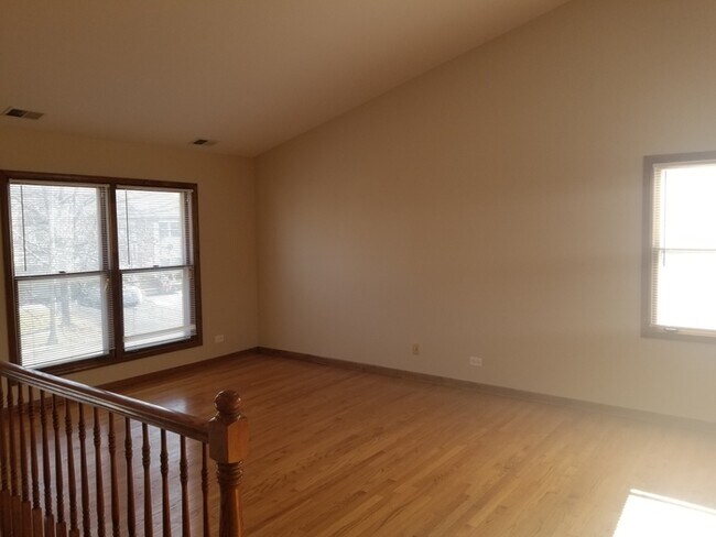 Building Photo - 1112 Buttonwood Dr