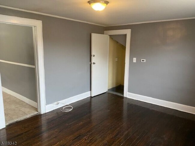 Foto del edificio - 66 Cedar Ave