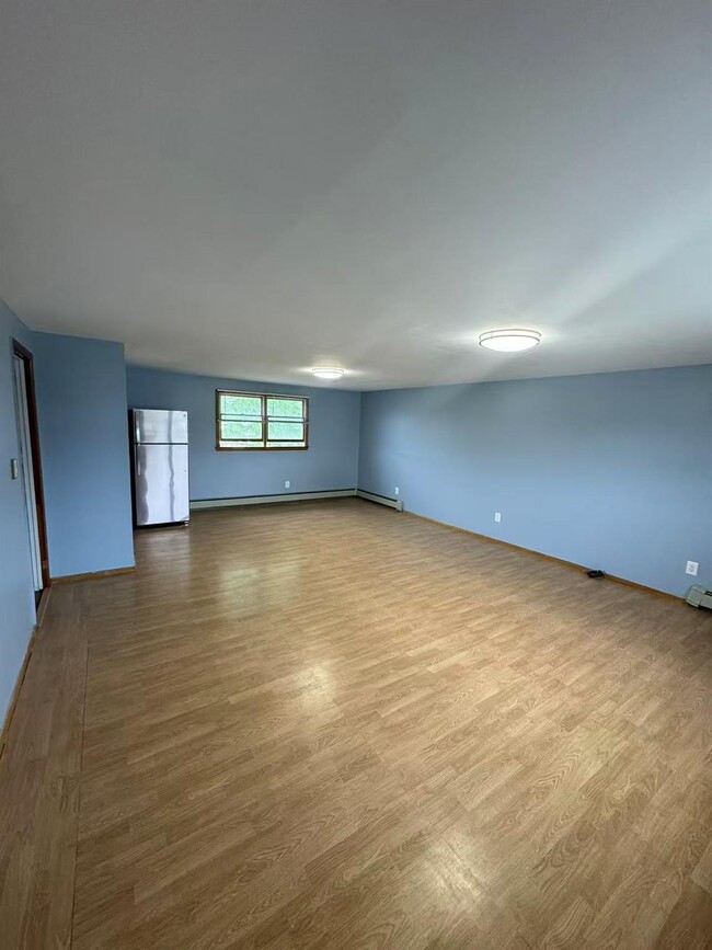 Building Photo - 35 Crag Ln
