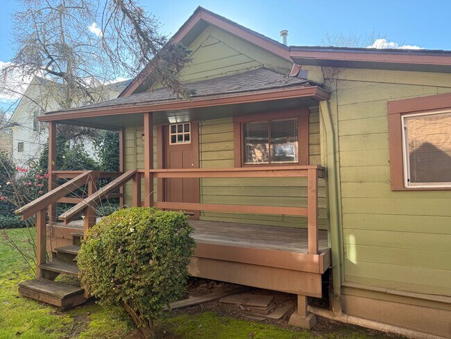 Foto del edificio - 2 bedroom 1 bathroom house - Close to Campus!