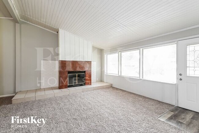Building Photo - 3045 Kingsley Dr