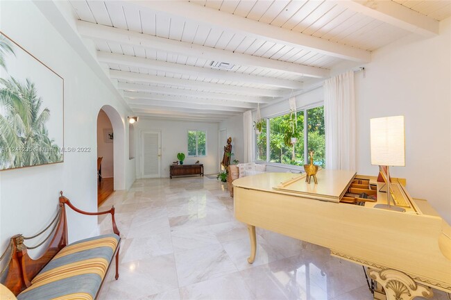 Foto del edificio - 6845 SW 57th Ter