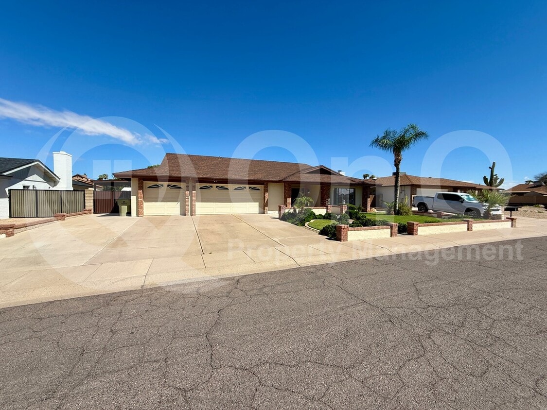 Primary Photo - 5208 W Wood Dr