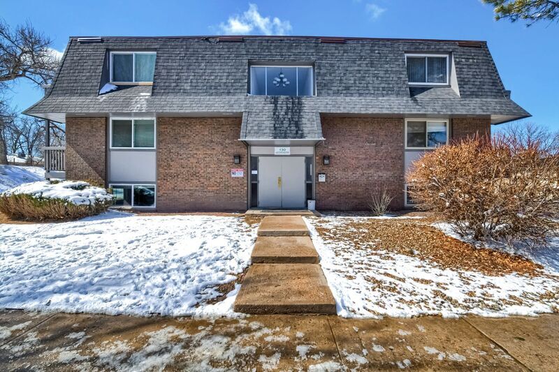 Primary Photo - 130 E Highline Cir