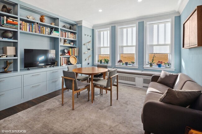 Foto del edificio - 3300 N Lake Shore Dr