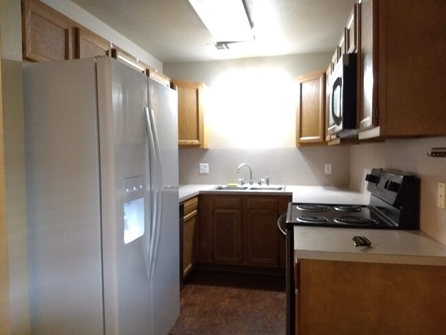 Building Photo - 2303 Timbercrest Dr