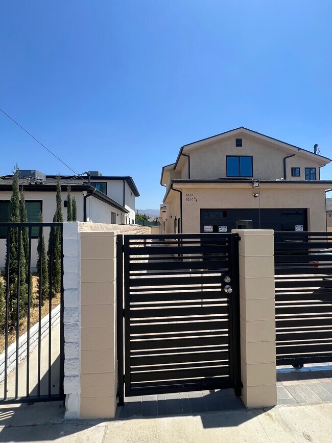 Foto del edificio - 7622 Arcola Ave