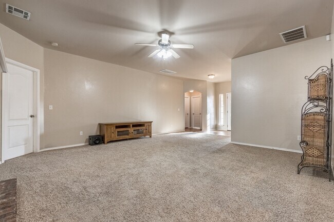 Building Photo - 1028 Mollie Rausch Ln