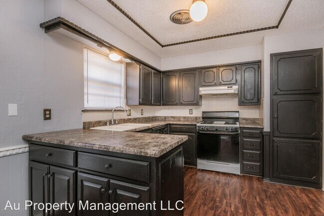 Foto del edificio - 4 br, 2 bath House - 4207 Dodson Dr