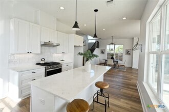 Building Photo - 409 Constance Dr