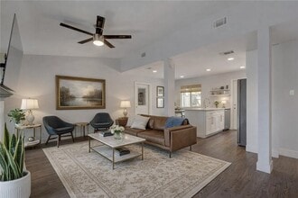 Building Photo - 1400 Southport Dr