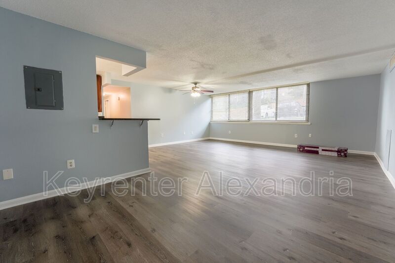 Photo - 4 S Van Dorn St.