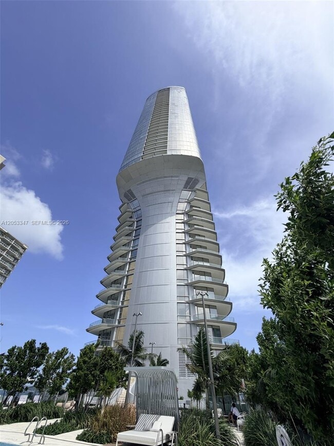 Foto del edificio - 175 SE 25th Rd