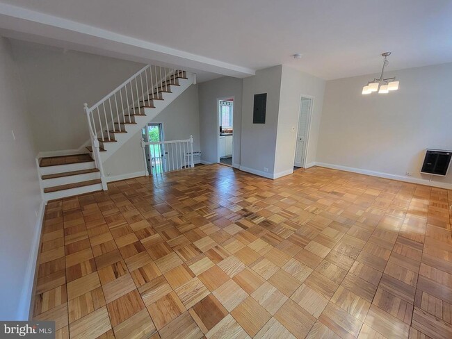 Building Photo - 3472 Gunston Rd