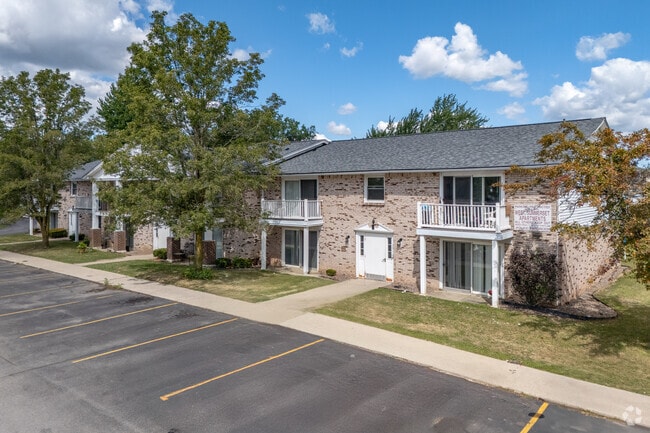 Building Photo - West Summerset Apartments