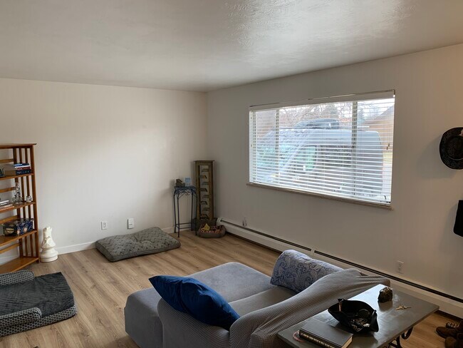 Building Photo - 1246 Frontier Dr